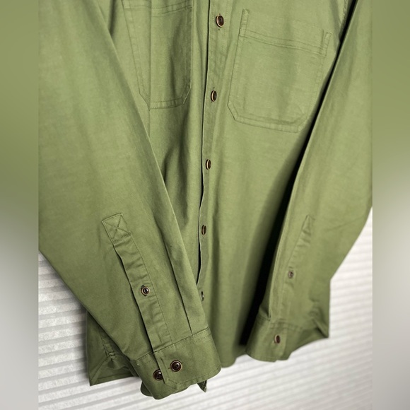 LL Bean BeanFlex® Twill Shirt, Traditional Untucked Fit, Long-Sleeve S REG Green - Picture 3 of 12